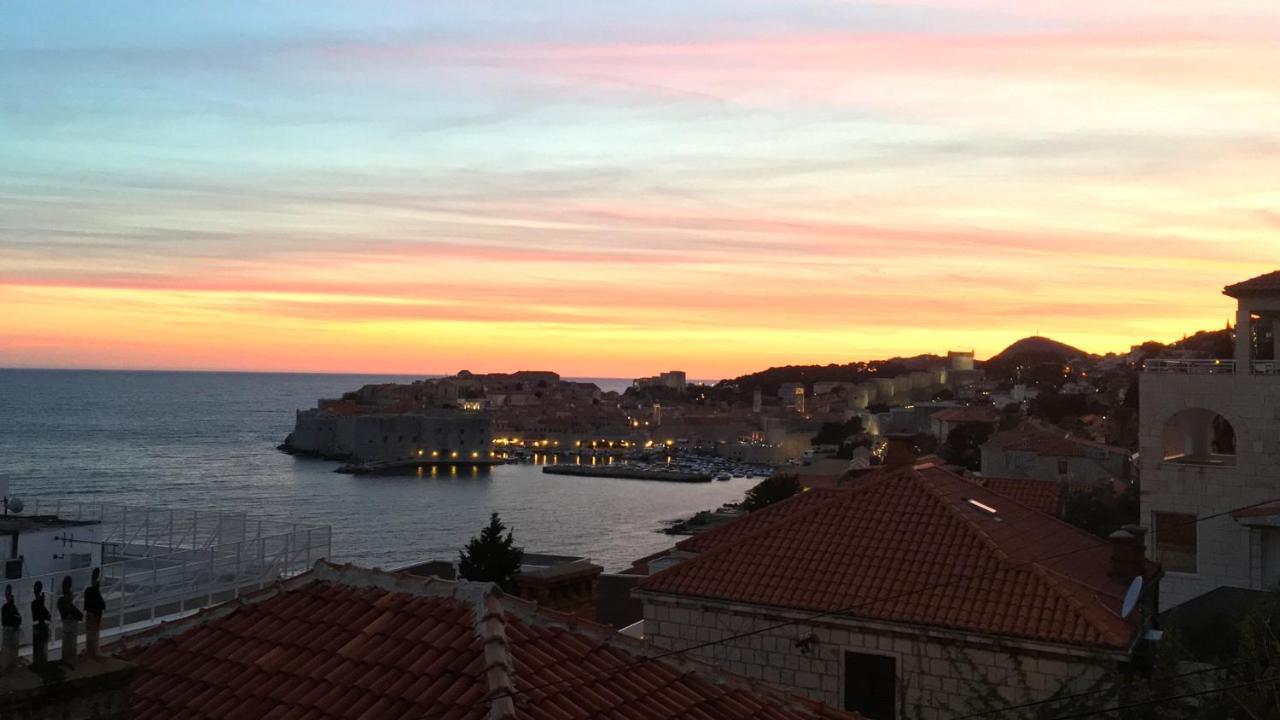 Sunset Over The Dubrovnik'S Old Town Exteriör bild
